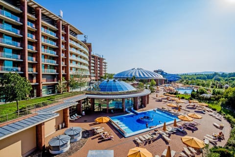 Property building, Pool view, Swimming pool