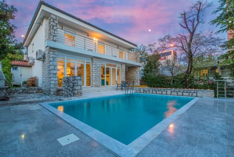 Property building, Facade/entrance, Swimming pool