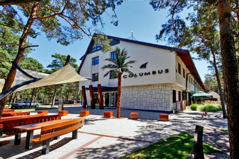 Property building, Restaurant/places to eat, Facade/entrance, Garden, Banquet/Function facilities, Garden view