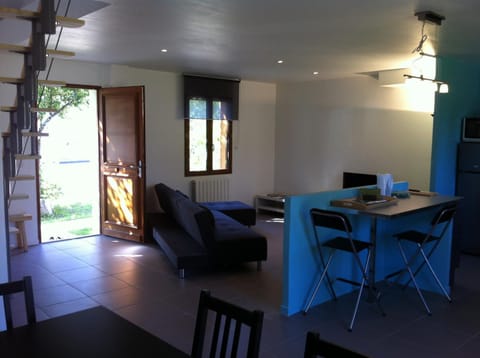 Communal lounge/ TV room, Communal kitchen