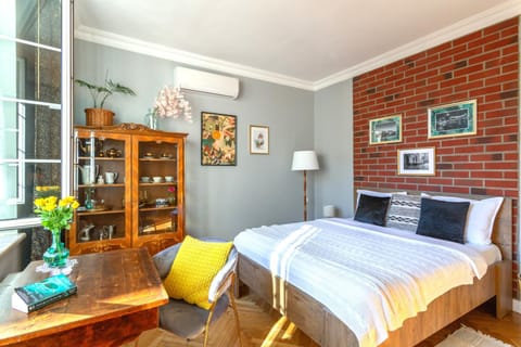 Bed, Bedroom, air conditioner