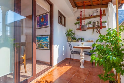 Balcony/Terrace, children, Family