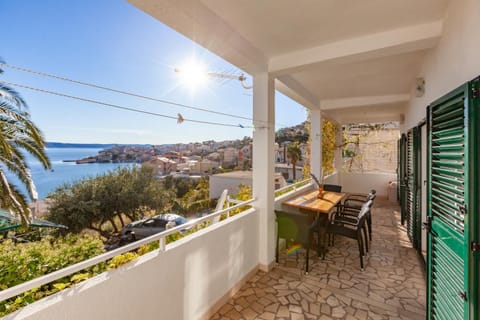 Balcony/Terrace, children, Family