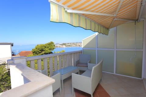 Balcony/Terrace, children, Family