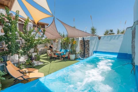 Patio, Pool view, Swimming pool, sunbed