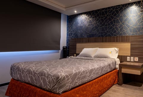 Bed, Bedroom, fireplace