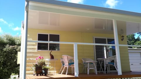 Facade/entrance, BBQ facilities, Balcony/Terrace, Seating area, On site