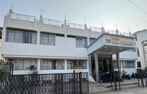 Facade/entrance, Parking