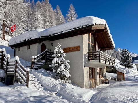 Property building, Winter