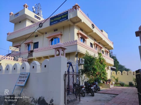 Property building, Facade/entrance