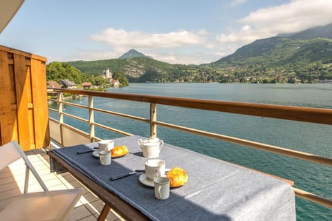 Balcony/Terrace, Lake view