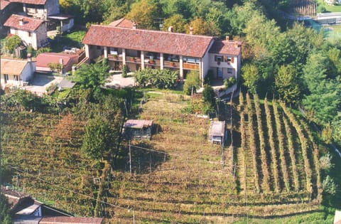 Facade/entrance, Bird's eye view