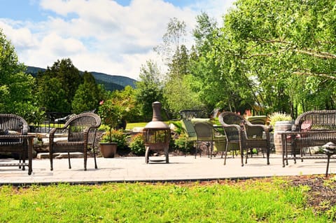 Balcony/Terrace, Mountain view, River view