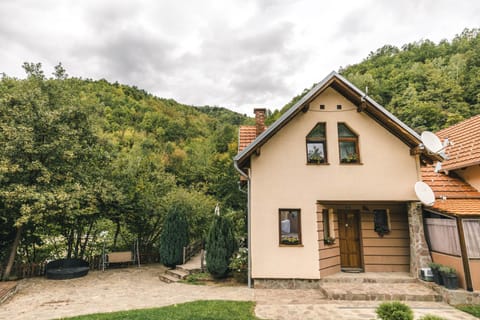 Lodge Zeleni svet Nature lodge in Serbia