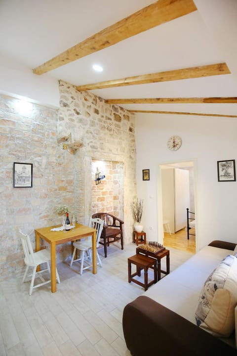Bed, Living room, Seating area