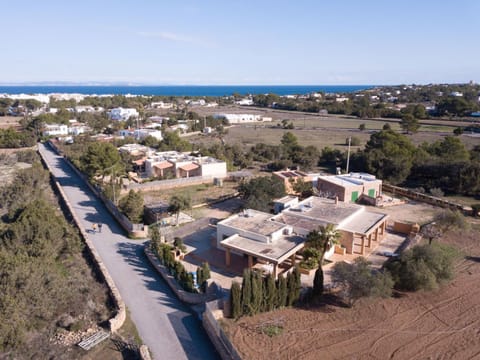 Property building, Day, Neighbourhood, Natural landscape, Bird's eye view, Street view