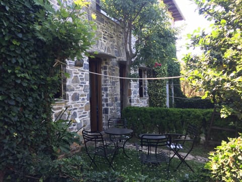 Patio, Facade/entrance, Garden
