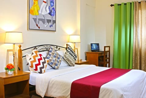 Bedroom, City view, Family