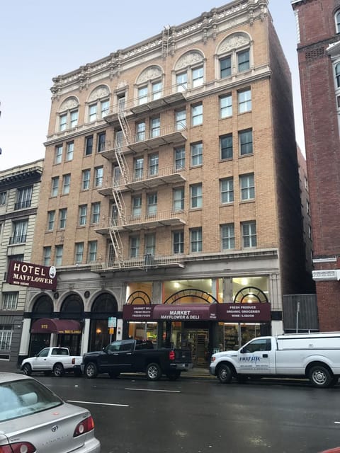 Facade/entrance