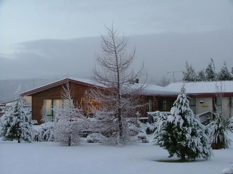 Nearby landmark, Natural landscape, Balcony/Terrace, Balcony/Terrace, Garden view, Landmark view, Mountain view