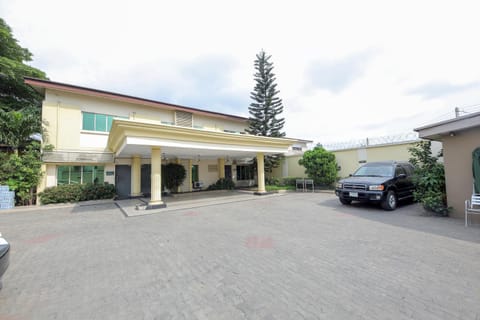 Property building, Parking
