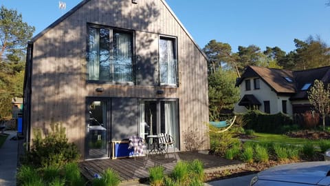 Facade/entrance, Spring, BBQ facilities, Garden, Seating area, Floor plan, Sunset