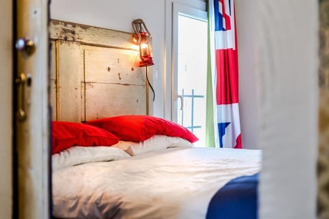 Bed, Decorative detail, Bedroom