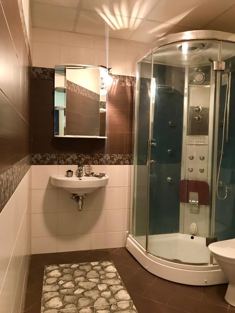 Shower, Toilet, Bathroom