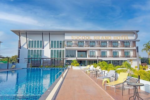 Swimming pool
