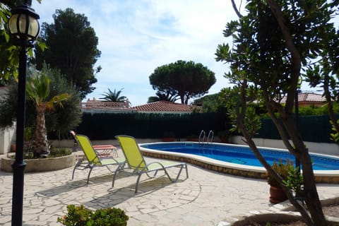 Patio, Swimming pool