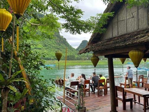 Natural landscape, Mountain view, group of guests