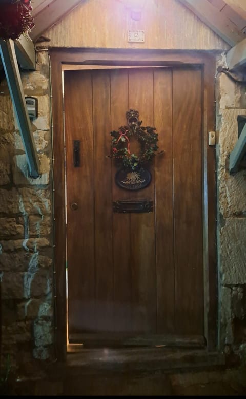 Half-pint Cottage House in Stroud