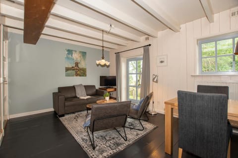 Living room, Dining area, kitchen