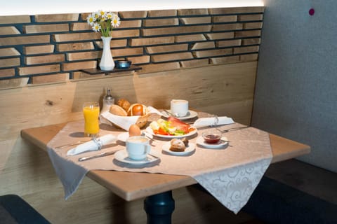 Breakfast, Buffet breakfast