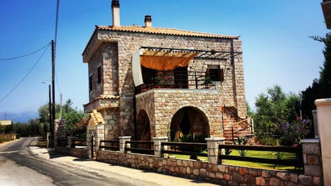 Property building, Facade/entrance, Garden