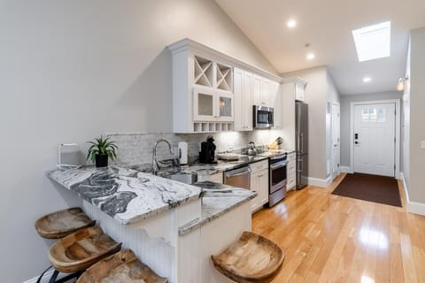 The Newport Lofts - 359 Thames Street Apartment in Newport