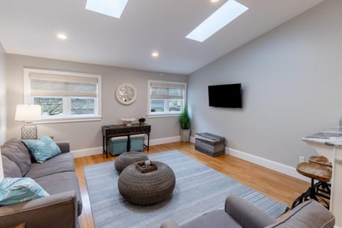 The Newport Lofts - 359 Thames Street Apartment in Newport