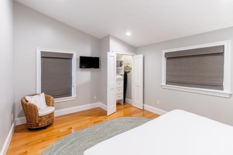 The Newport Lofts - 359 Thames Street Apartment in Newport