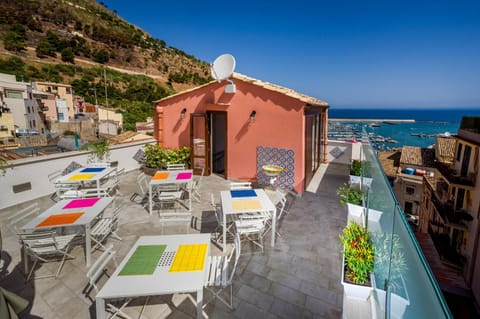 Balcony/Terrace, Communal kitchen