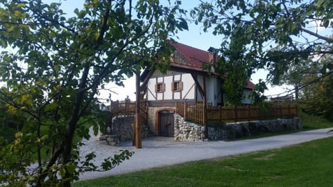 Property building, Day, Summer, On site, Street view