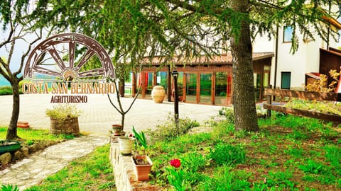 Property building, Communal lounge/ TV room, Facade/entrance, Spring, Day, Summer, Garden, Balcony/Terrace, Lobby or reception, Other, Decorative detail, Floor plan, Logo/Certificate/Sign, On site, Meeting/conference room, Text overlay, Garden view, Landmark view, Facility for disabled guests