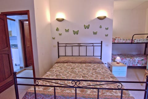 Bed, Photo of the whole room, Decorative detail, Bedroom, bunk bed