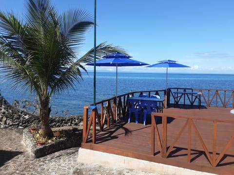 Property building, Restaurant/places to eat, Balcony/Terrace