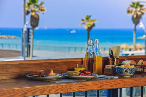 Sea view, Buffet breakfast
