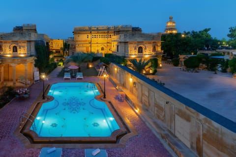 Swimming pool