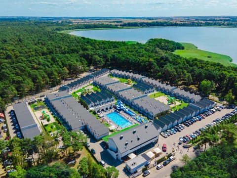 Neighbourhood, Natural landscape, Bird's eye view, Pool view, Swimming pool, Parking
