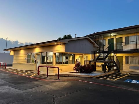 Budget Inn & Suites Hotel in Amarillo