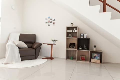 Communal lounge/ TV room, Lobby or reception