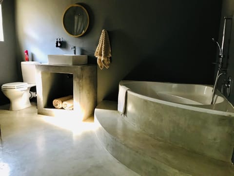 Bathroom, Bath