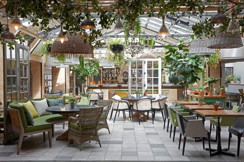 Restaurant/places to eat, Restaurant/places to eat